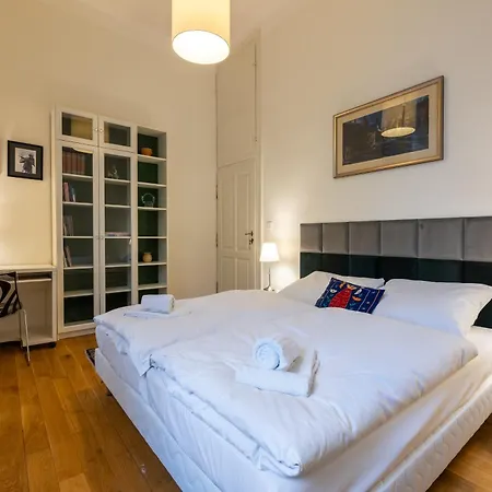 Lovely City View Apartment Next To National Museum By Easybnb Praga Exterior foto