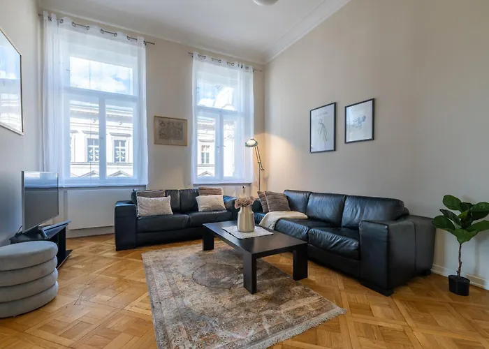 Lovely City View Apartment Next To National Museum By Easybnb